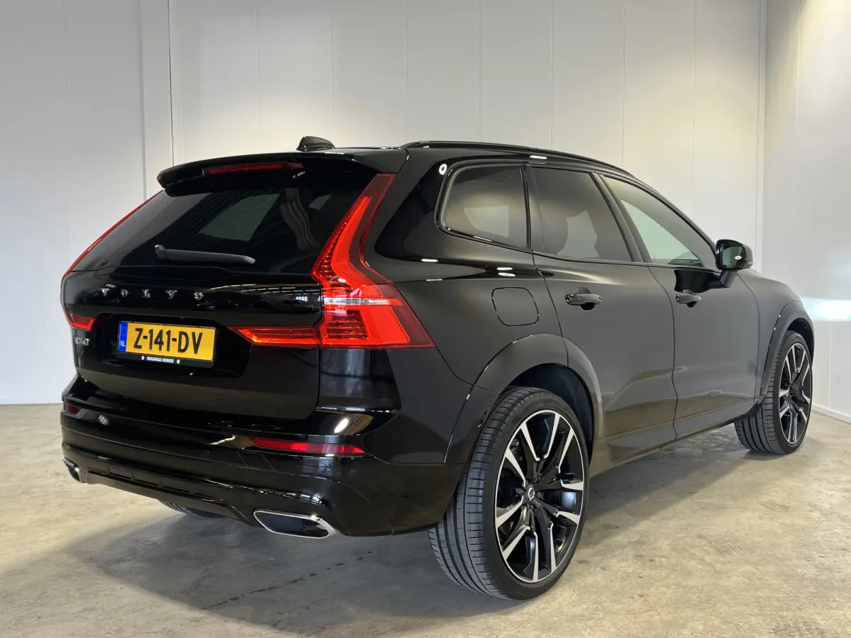 2.0 Recharge T6 AWD R-Design | SOH 93,4% | Navigatie/Android/Apple Carplay | LM Velgen 22" | Voorstoelen Verwarmd | Lederen Bekleding | Cruise Control Adaptief | Airco |
