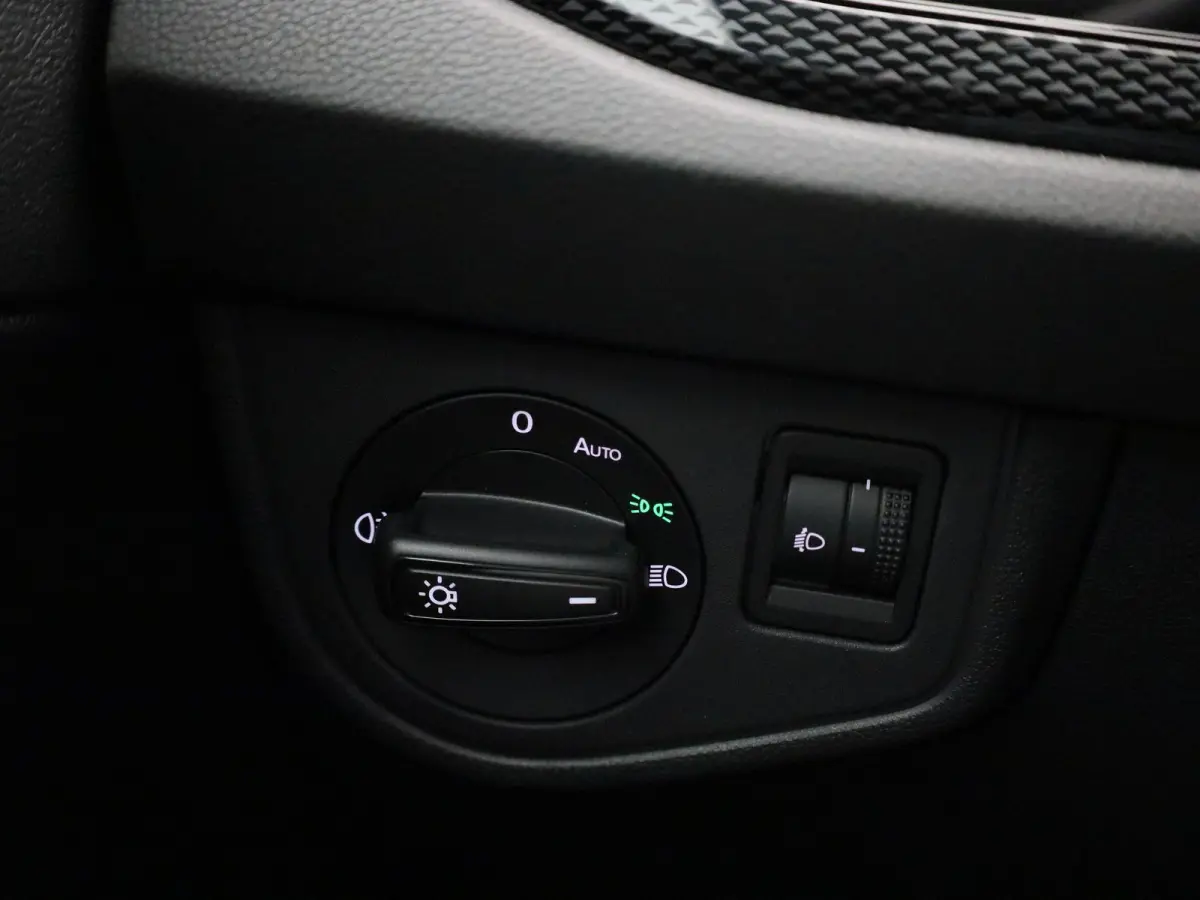 1.0 TSI Life Edition 95 PK | Demo | Parkeersensoren Achter | Achteruirijcamera | Privacy Glas | 15 Inch Velgen | Apple Carplay | Android Auto