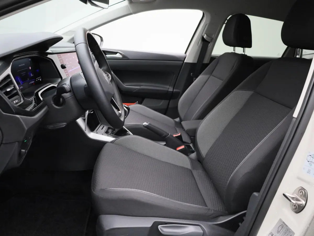 1.0 TSI Life Edition 95 PK | Demo | Parkeersensoren Achter | Achteruirijcamera | Privacy Glas | 15 Inch Velgen | Apple Carplay | Android Auto