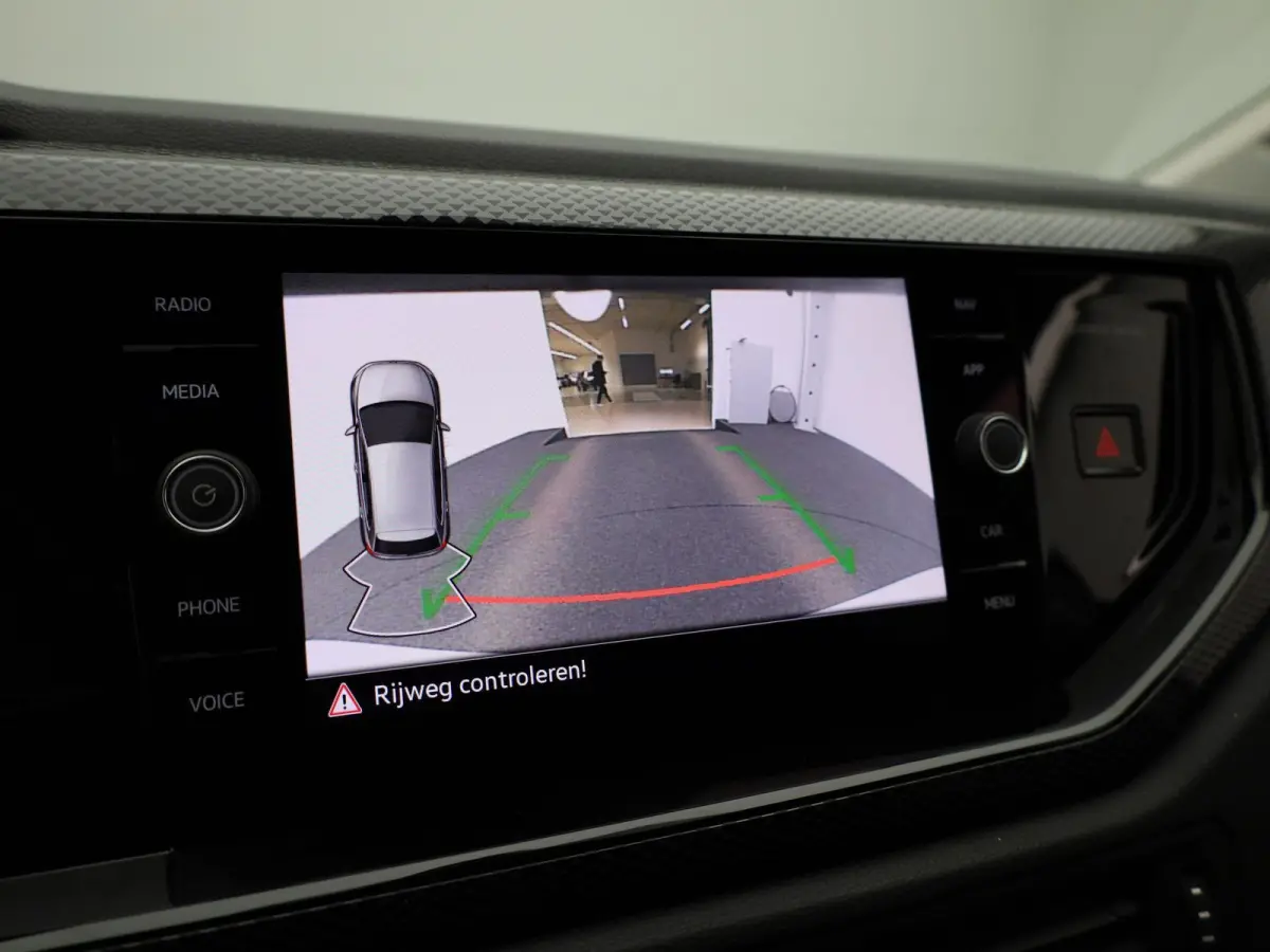 1.0 TSI Life Edition 95 PK | Demo | Parkeersensoren Achter | Achteruirijcamera | Privacy Glas | 15 Inch Velgen | Apple Carplay | Android Auto