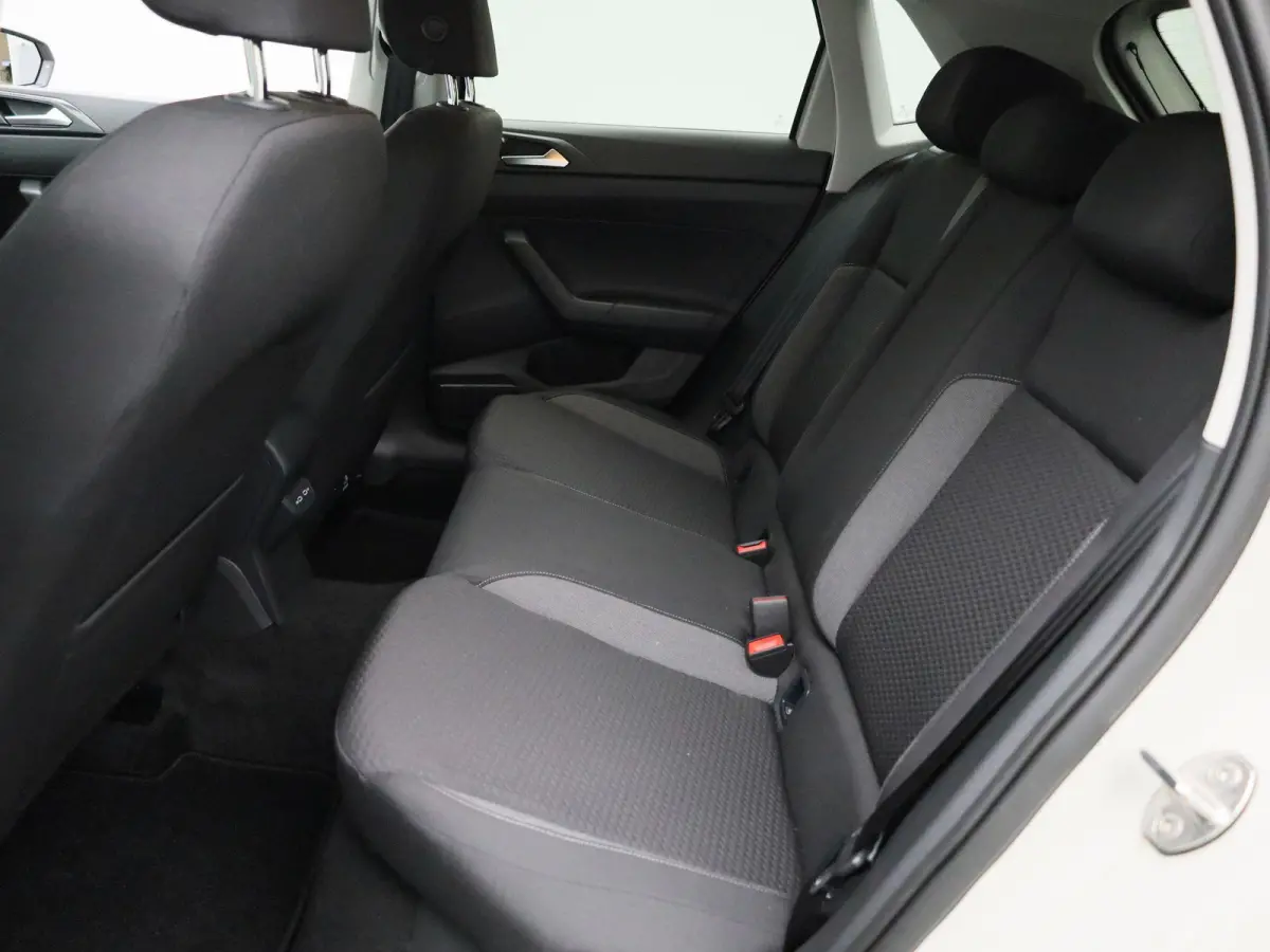 1.0 TSI Life Edition 95 PK | Demo | Parkeersensoren Achter | Achteruirijcamera | Privacy Glas | 15 Inch Velgen | Apple Carplay | Android Auto