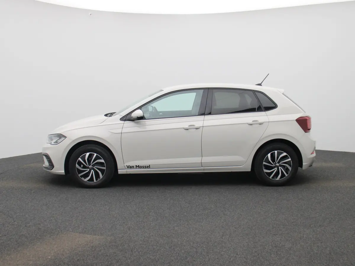 1.0 TSI Life Edition 95 PK | Demo | Parkeersensoren Achter | Achteruirijcamera | Privacy Glas | 15 Inch Velgen | Apple Carplay | Android Auto