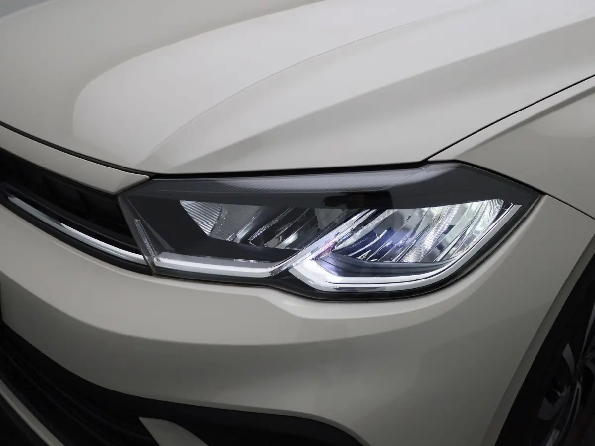 1.0 TSI Life Edition 95 PK | Demo | Parkeersensoren Achter | Achteruirijcamera | Privacy Glas | 15 Inch Velgen | Apple Carplay | Android Auto