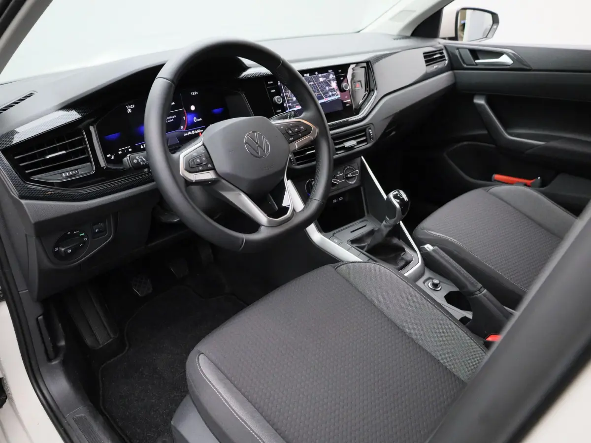 1.0 TSI Life Edition 95 PK | Demo | Parkeersensoren Achter | Achteruirijcamera | Privacy Glas | 15 Inch Velgen | Apple Carplay | Android Auto