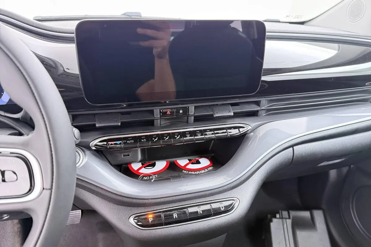 Icon 24 kWh | BTW | Nieuw | CarPlay |