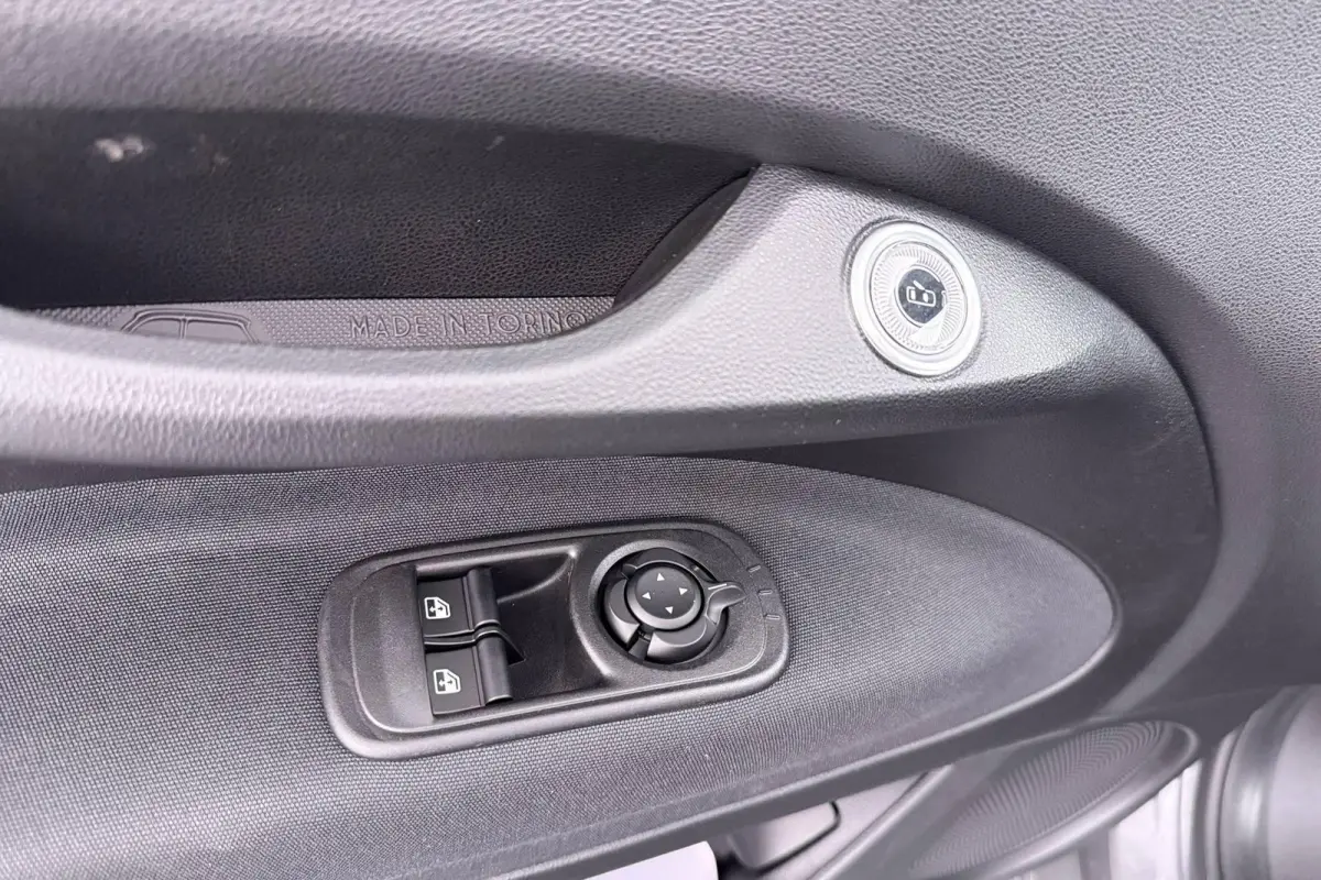 Icon 24 kWh | BTW | Nieuw | CarPlay |