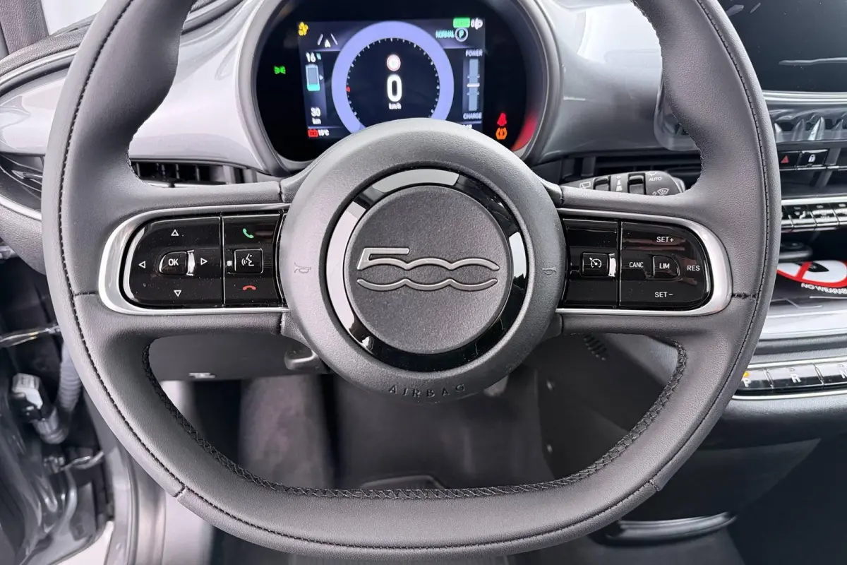 Icon 24 kWh | BTW | Nieuw | CarPlay |