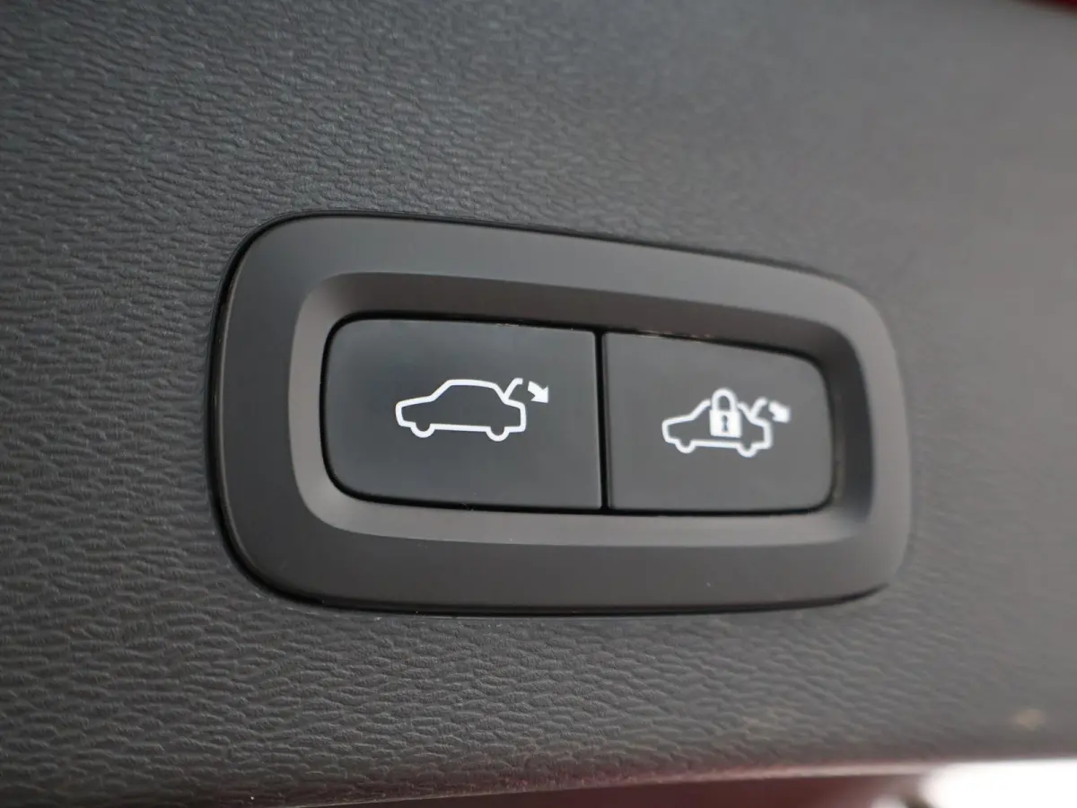 RECHARGE ULTIMATE 69 kWh + 20 INCH | PANORAMA | 360 CAMERA | HARMAN/KARDON | ADAPTIVE CRUISE