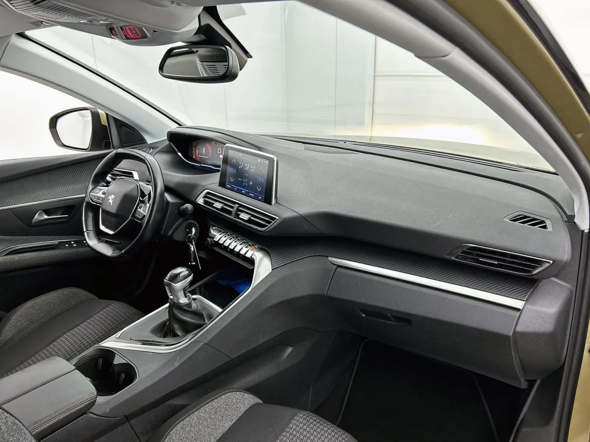 1.2 130pk Active | Navigatie | Climate Control | Cruise Control | Camera | 17"LMV | Apple Carplay/Android Auto |