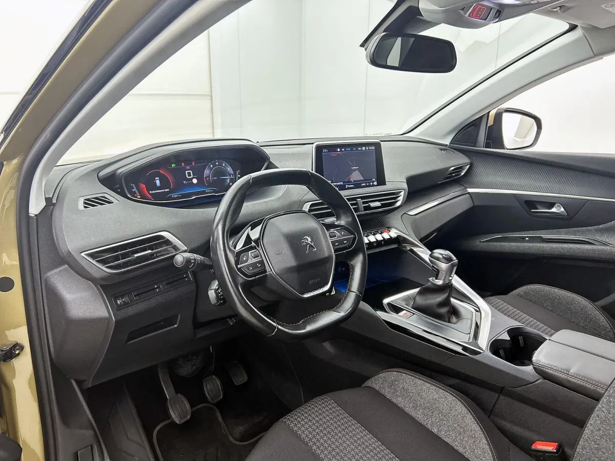 1.2 130pk Active | Navigatie | Climate Control | Cruise Control | Camera | 17"LMV | Apple Carplay/Android Auto |