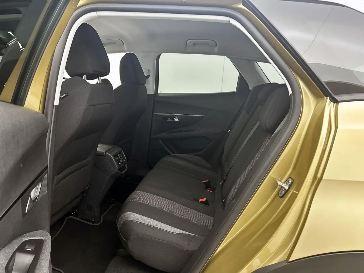 1.2 130pk Active | Navigatie | Climate Control | Cruise Control | Camera | 17"LMV | Apple Carplay/Android Auto |