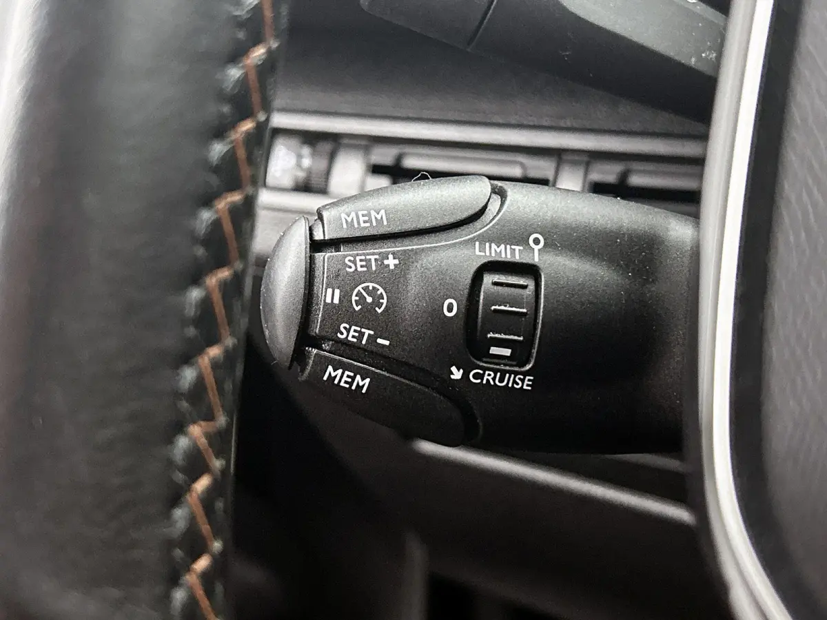 1.2 130pk Active | Navigatie | Climate Control | Cruise Control | Camera | 17"LMV | Apple Carplay/Android Auto |