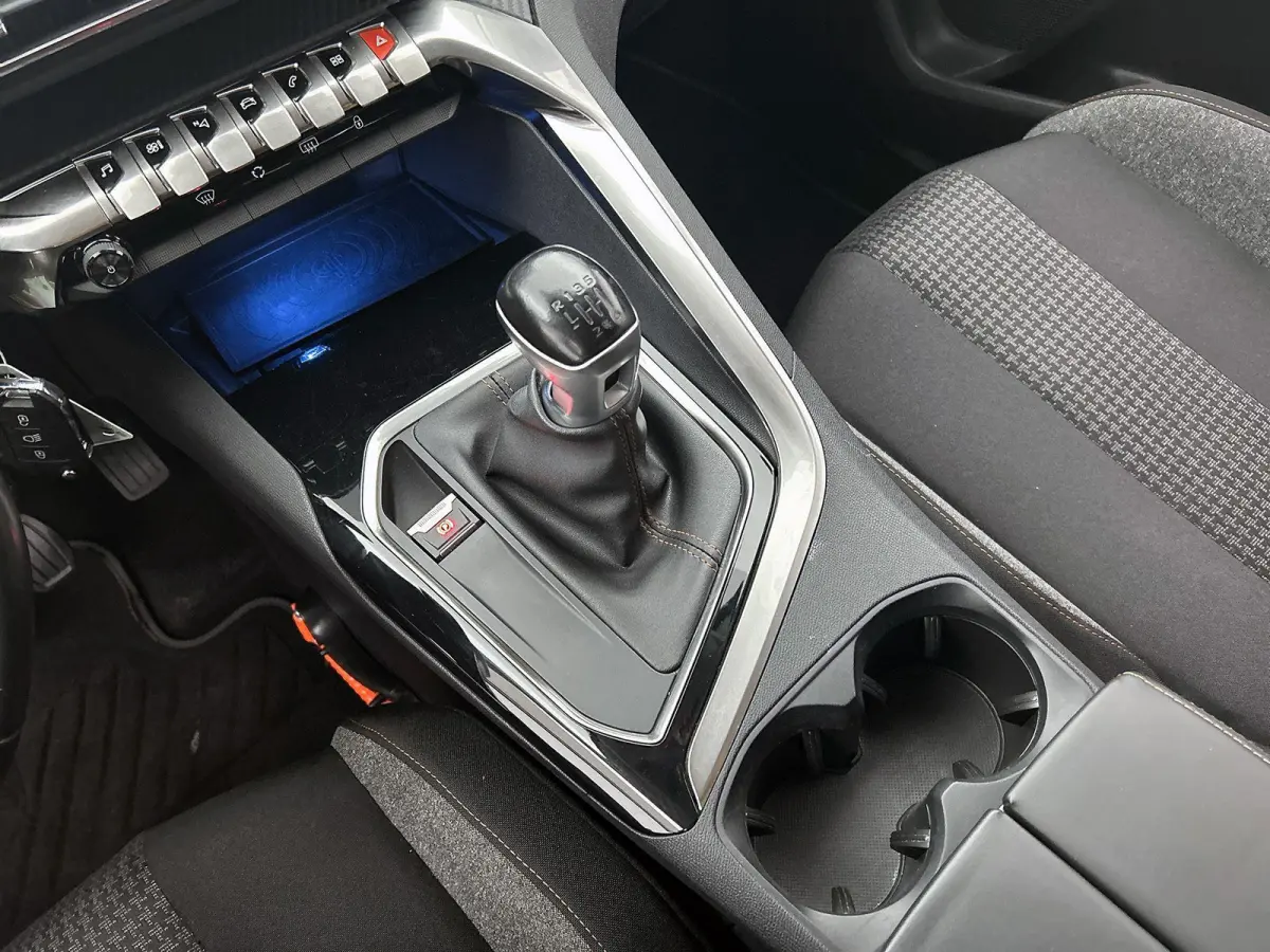 1.2 130pk Active | Navigatie | Climate Control | Cruise Control | Camera | 17"LMV | Apple Carplay/Android Auto |