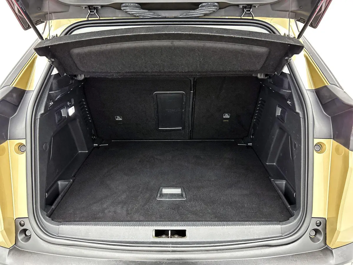 1.2 130pk Active | Navigatie | Climate Control | Cruise Control | Camera | 17"LMV | Apple Carplay/Android Auto |