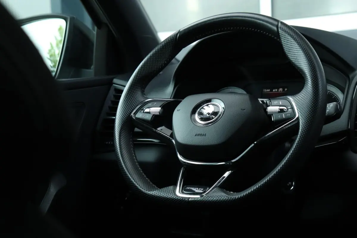 1.5 TSI / 150 PK / DSG / Sportline / Panorama / Trekhaak / Camera / Cruise Control / 19"
