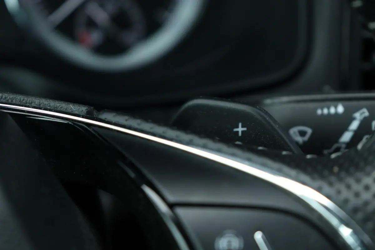 1.5 TSI / 150 PK / DSG / Sportline / Panorama / Trekhaak / Camera / Cruise Control / 19"
