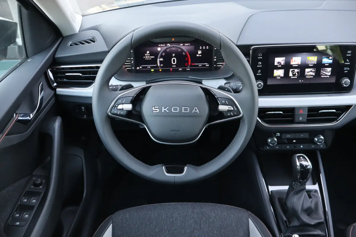 Business Edition | Achteruitrijcamera | Chromen raamlijsten | Cruise control met speedlimiter