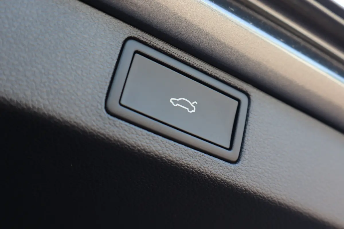 Business Edition | Achteruitrijcamera | Chromen raamlijsten | Cruise control met speedlimiter