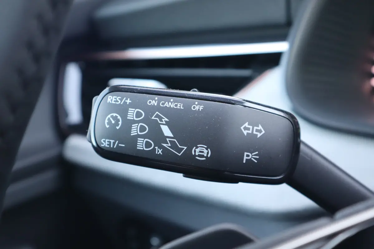 Business Edition | Achteruitrijcamera | Chromen raamlijsten | Cruise control met speedlimiter