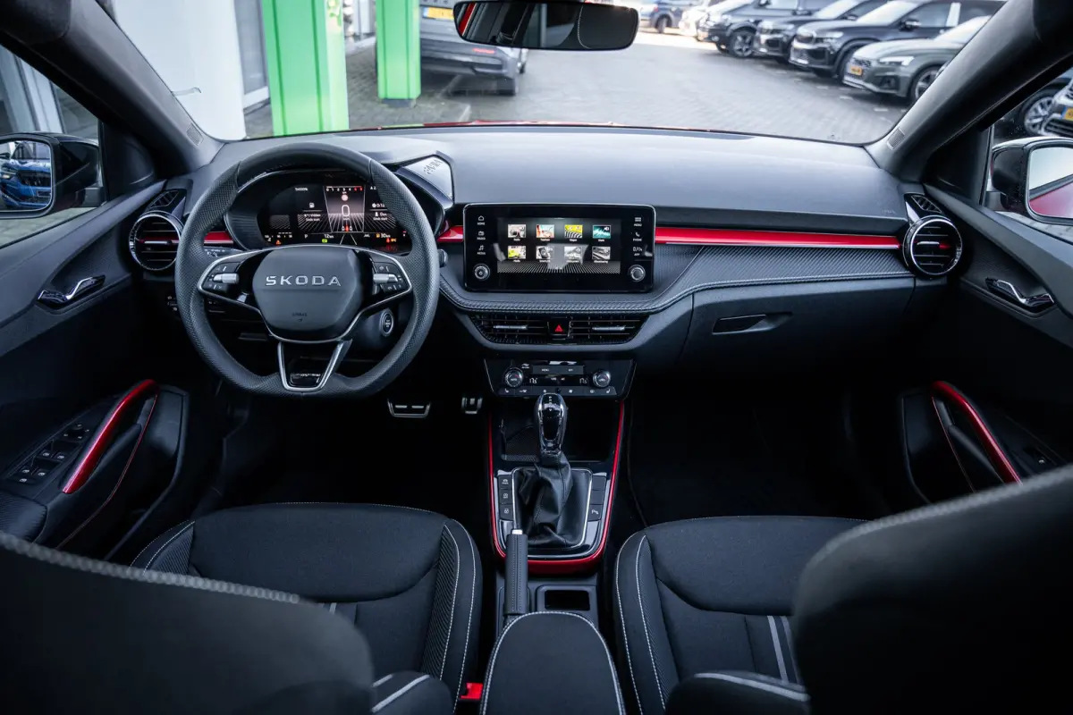 Monte Carlo | Achteruitrijcamera | Cruise control met speedlimiter | Driver Activity Assistant, vermoeidheid waarschuwingssysteem
