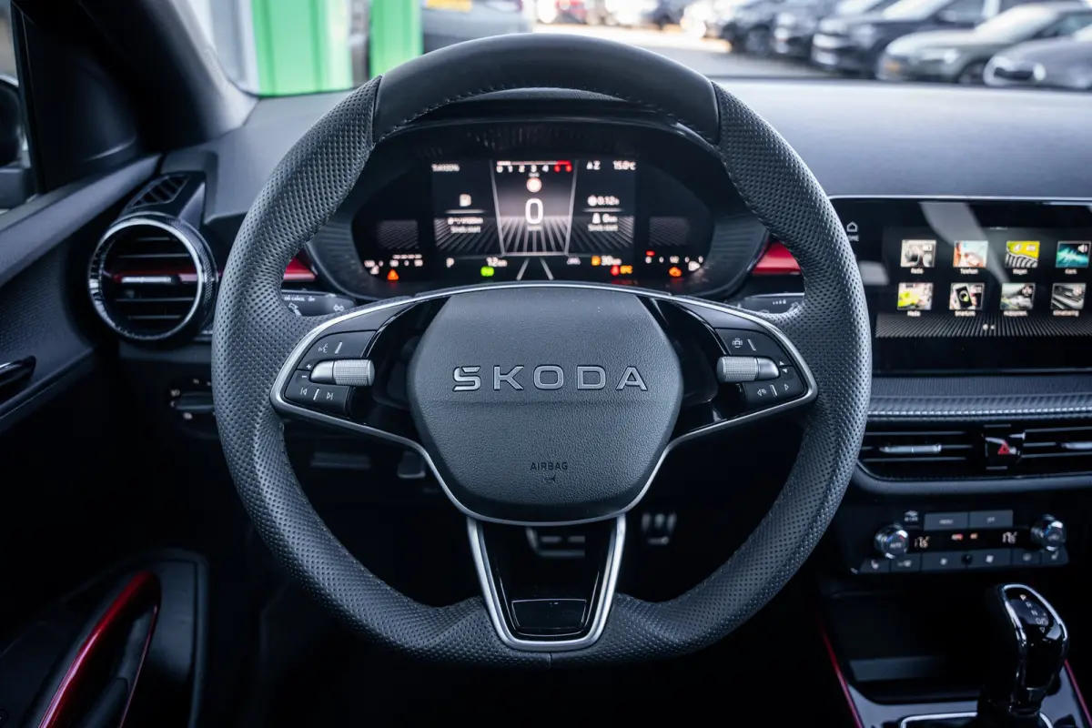 Monte Carlo | Achteruitrijcamera | Cruise control met speedlimiter | Driver Activity Assistant, vermoeidheid waarschuwingssysteem