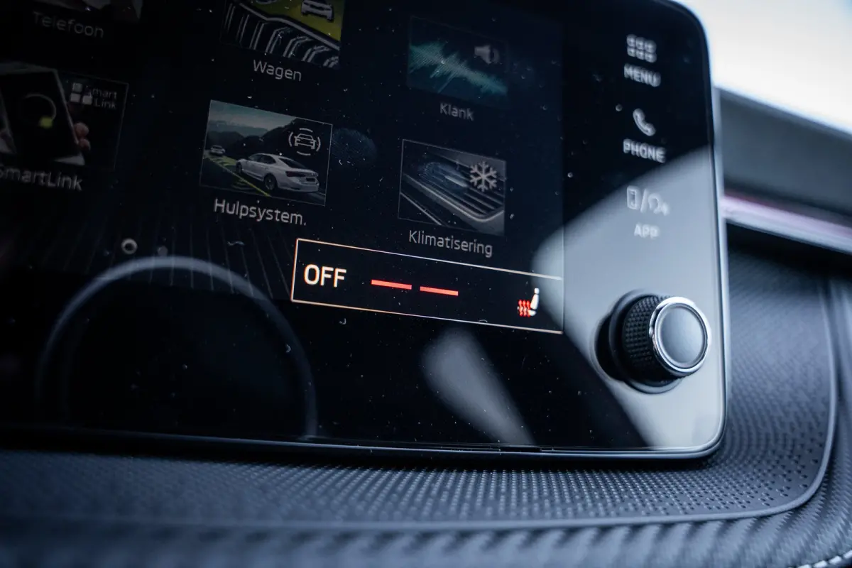 Monte Carlo | Achteruitrijcamera | Cruise control met speedlimiter | Driver Activity Assistant, vermoeidheid waarschuwingssysteem
