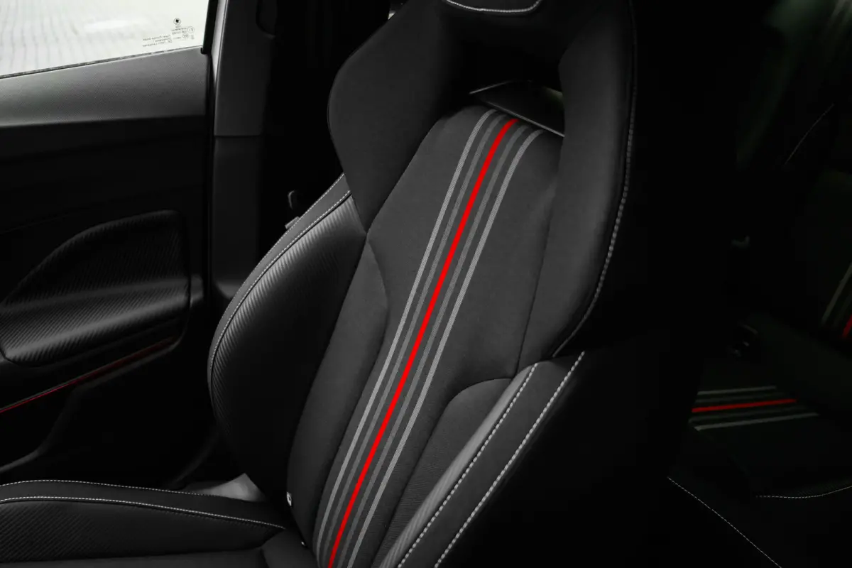 Monte Carlo | Achteruitrijcamera | Cruise control met speedlimiter | Driver Activity Assistant, vermoeidheid waarschuwingssysteem