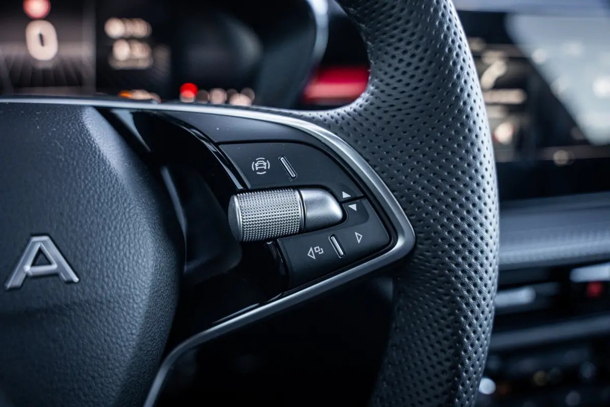 Monte Carlo | Achteruitrijcamera | Cruise control met speedlimiter | Driver Activity Assistant, vermoeidheid waarschuwingssysteem