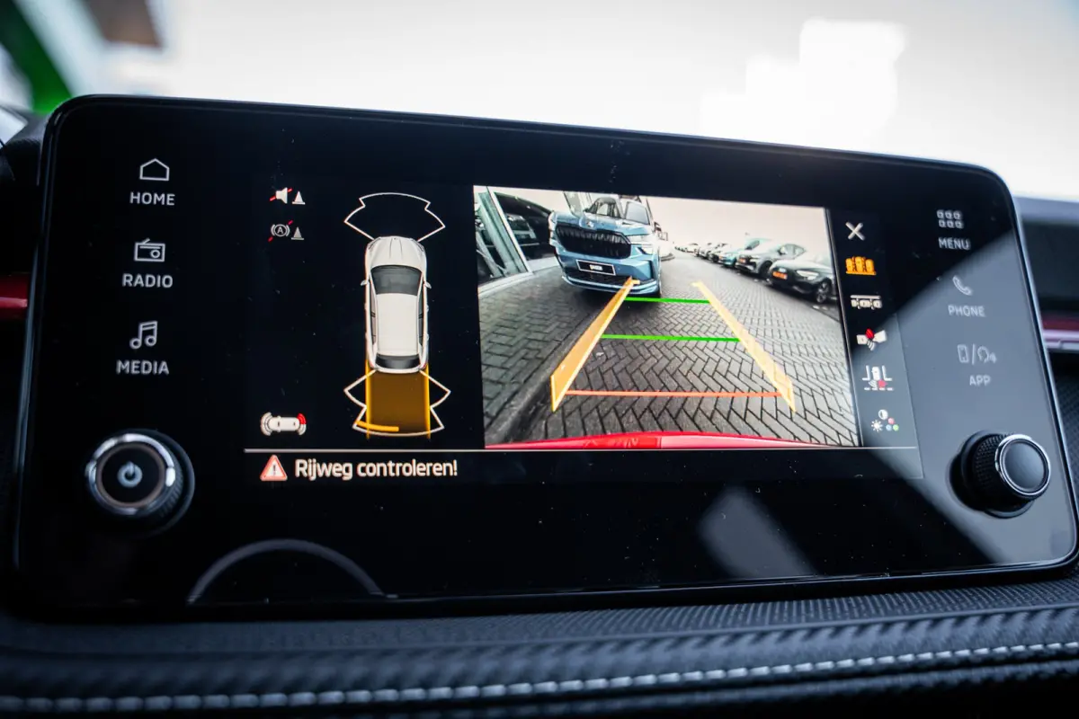 Monte Carlo | Achteruitrijcamera | Cruise control met speedlimiter | Driver Activity Assistant, vermoeidheid waarschuwingssysteem