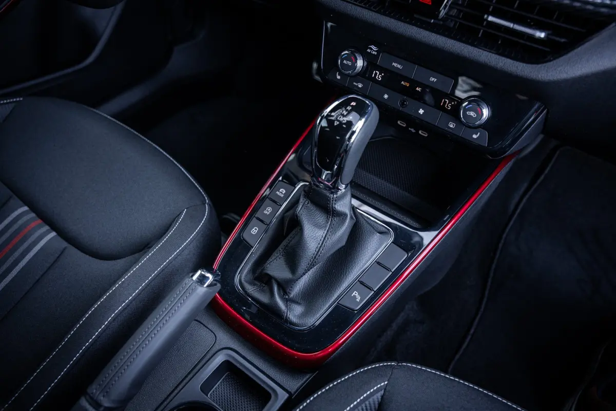 Monte Carlo | Achteruitrijcamera | Cruise control met speedlimiter | Driver Activity Assistant, vermoeidheid waarschuwingssysteem