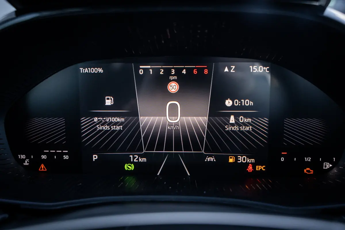 Monte Carlo | Achteruitrijcamera | Cruise control met speedlimiter | Driver Activity Assistant, vermoeidheid waarschuwingssysteem