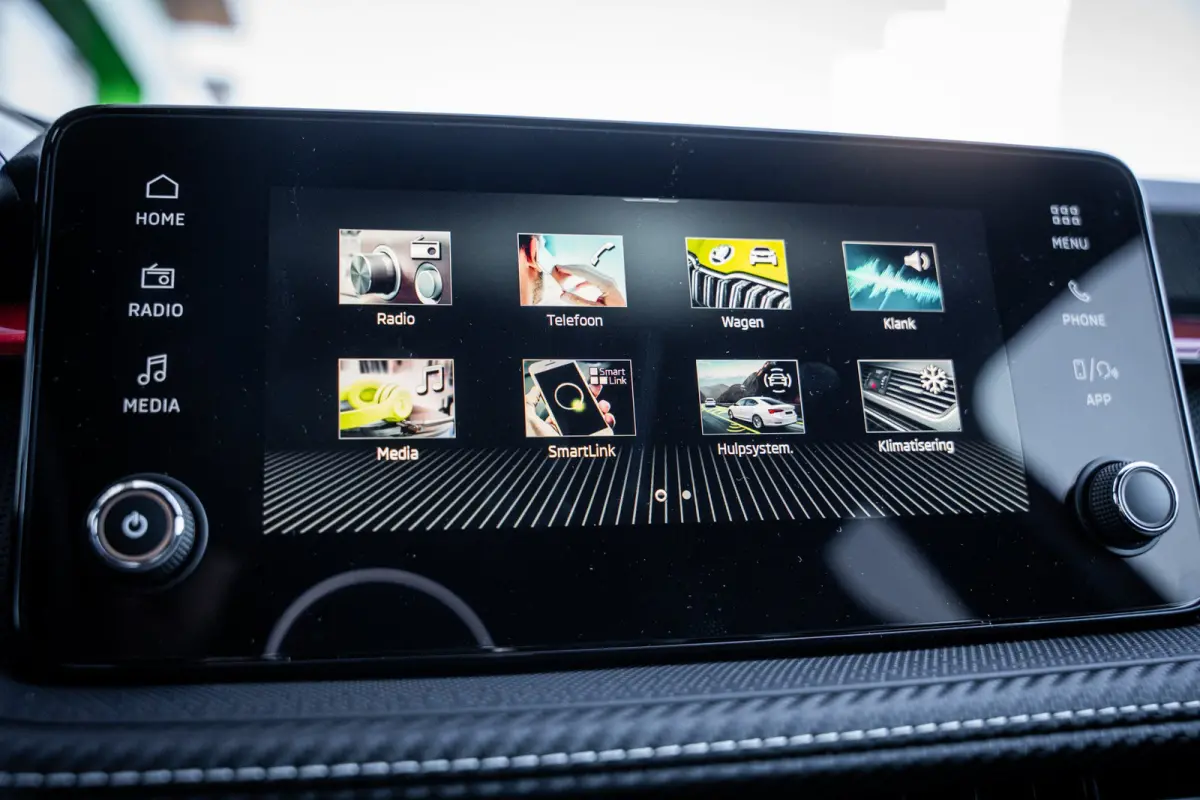 Monte Carlo | Achteruitrijcamera | Cruise control met speedlimiter | Driver Activity Assistant, vermoeidheid waarschuwingssysteem