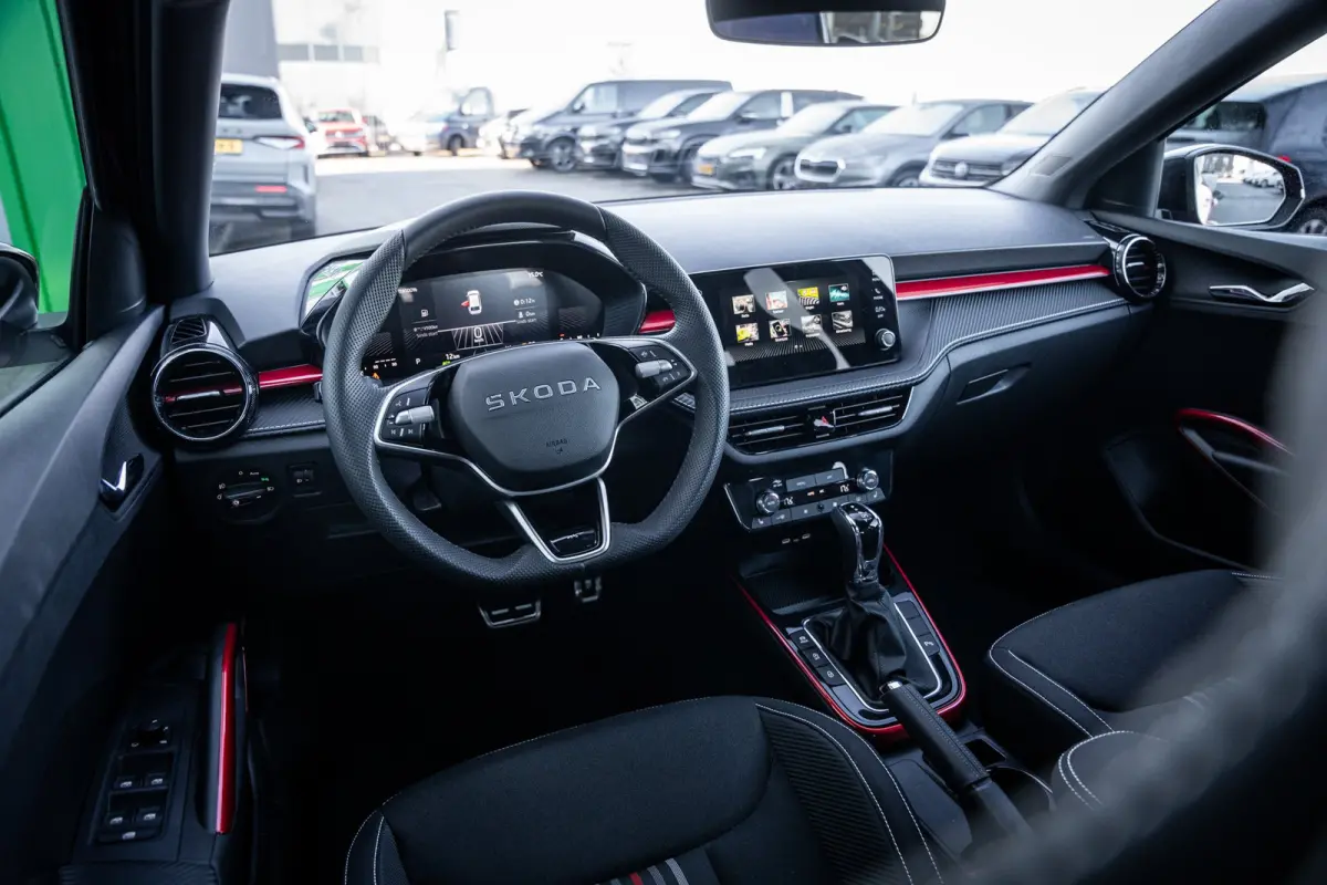 Monte Carlo | Achteruitrijcamera | Cruise control met speedlimiter | Driver Activity Assistant, vermoeidheid waarschuwingssysteem