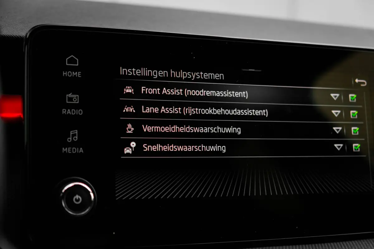 Monte Carlo | Achteruitrijcamera | Cruise control met speedlimiter | Driver Activity Assistant, vermoeidheid waarschuwingssysteem