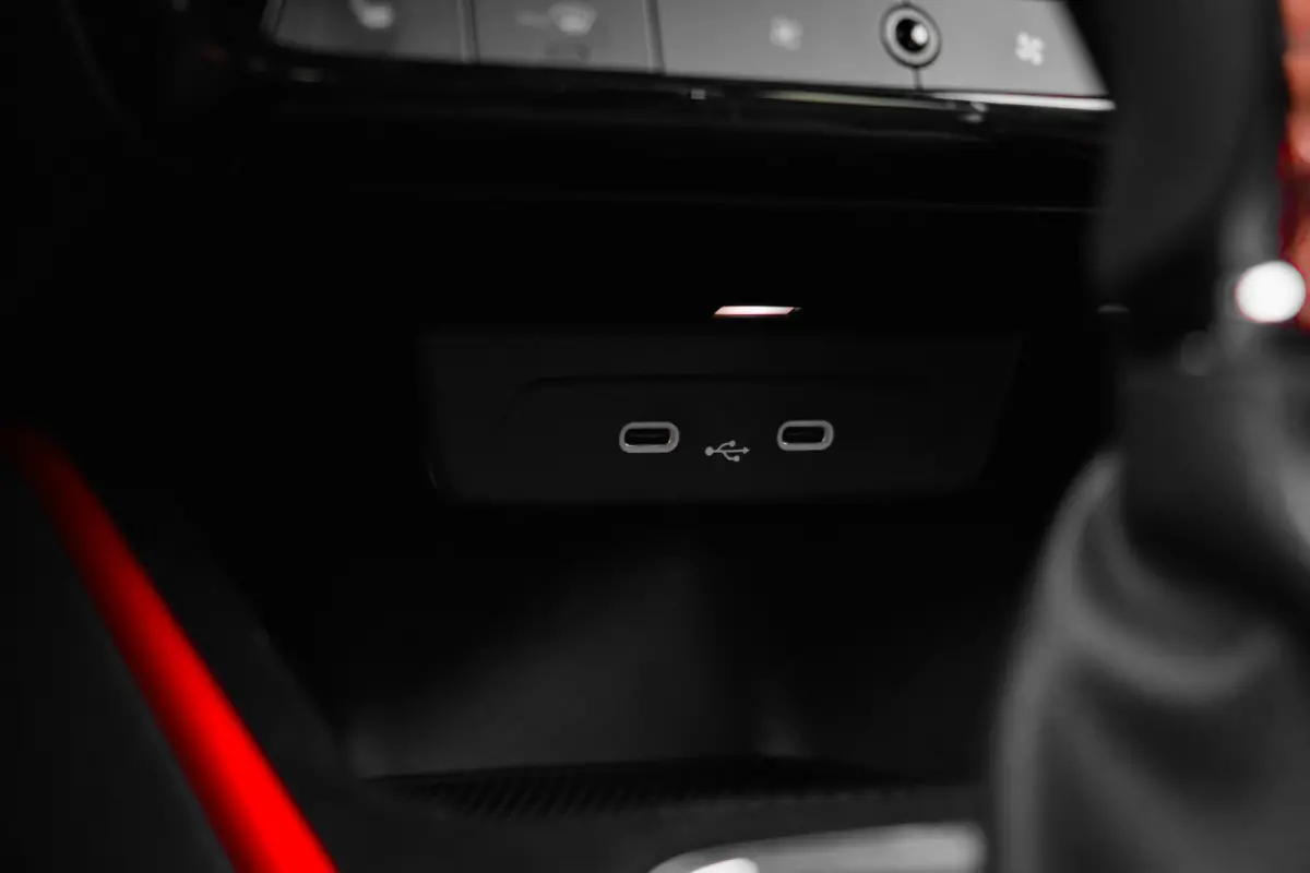 Monte Carlo | Achteruitrijcamera | Cruise control met speedlimiter | Driver Activity Assistant, vermoeidheid waarschuwingssysteem