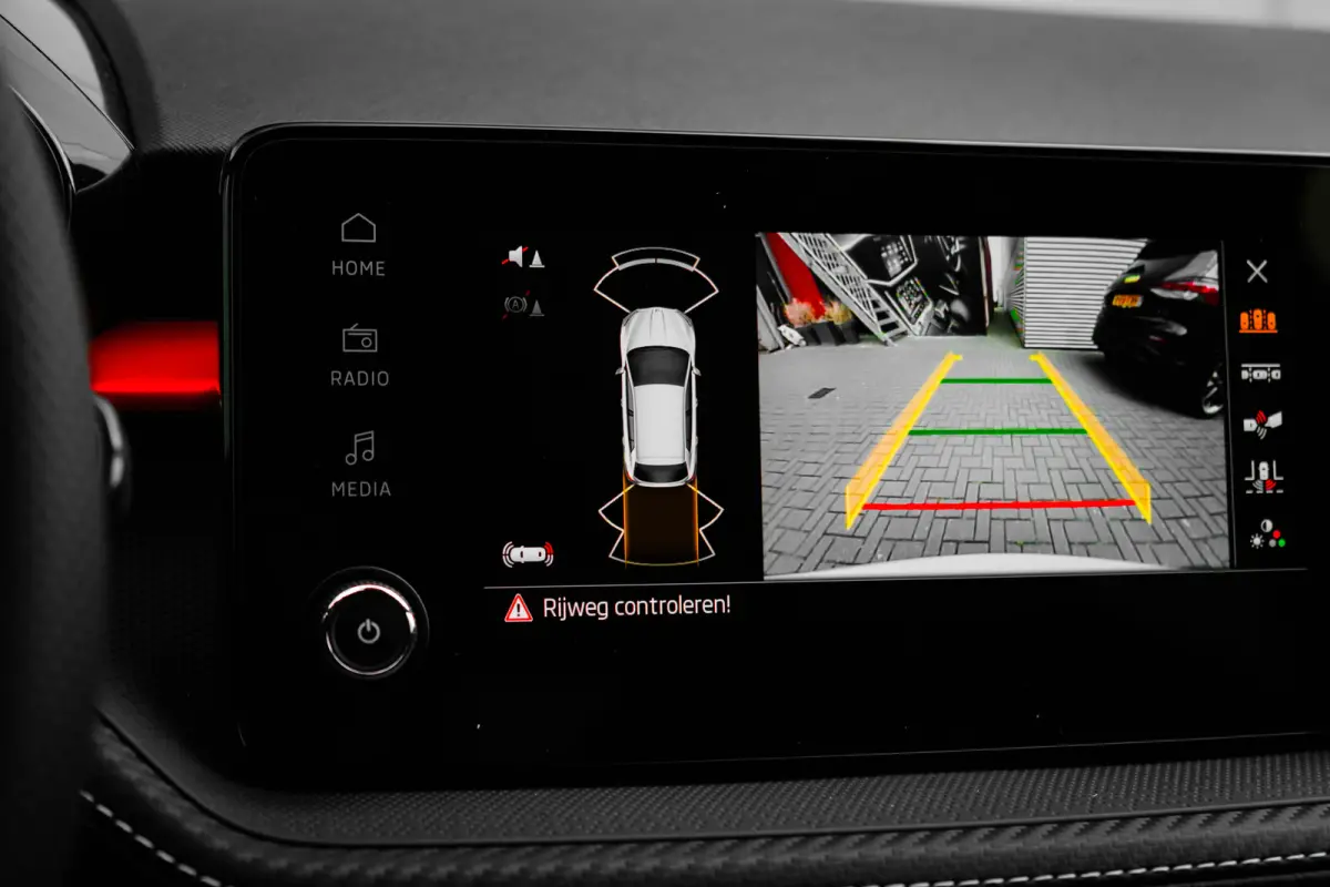 Monte Carlo | Achteruitrijcamera | Cruise control met speedlimiter | Driver Activity Assistant, vermoeidheid waarschuwingssysteem