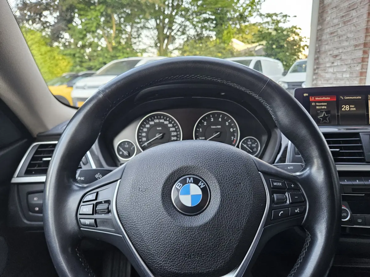 418i High Executive Automaat! Leer! LED! Navigatie! NAP! Mooie/Nette Auto!