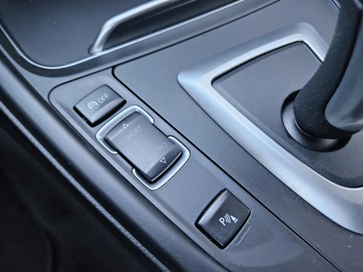 418i High Executive Automaat! Leer! LED! Navigatie! NAP! Mooie/Nette Auto!