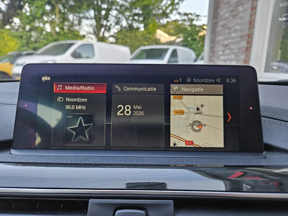 418i High Executive Automaat! Leer! LED! Navigatie! NAP! Mooie/Nette Auto!