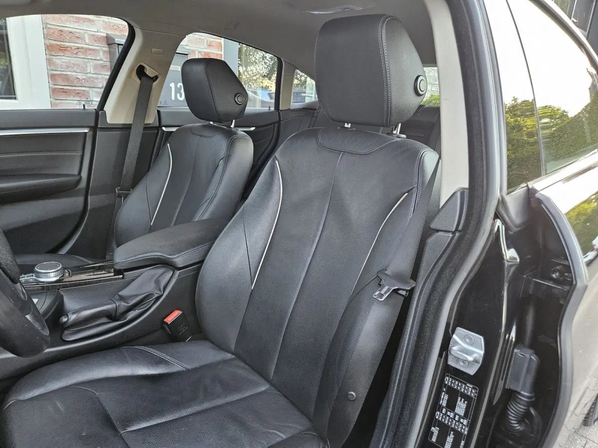 418i High Executive Automaat! Leer! LED! Navigatie! NAP! Mooie/Nette Auto!