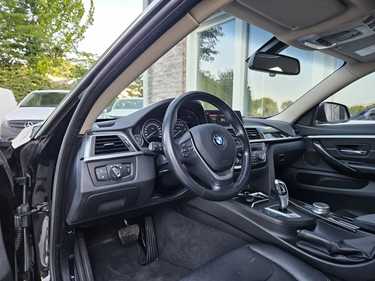 418i High Executive Automaat! Leer! LED! Navigatie! NAP! Mooie/Nette Auto!