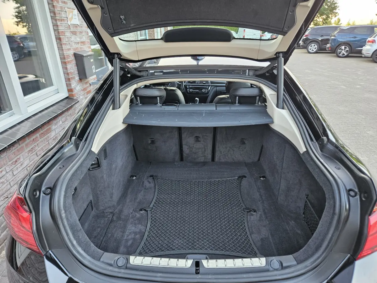418i High Executive Automaat! Leer! LED! Navigatie! NAP! Mooie/Nette Auto!
