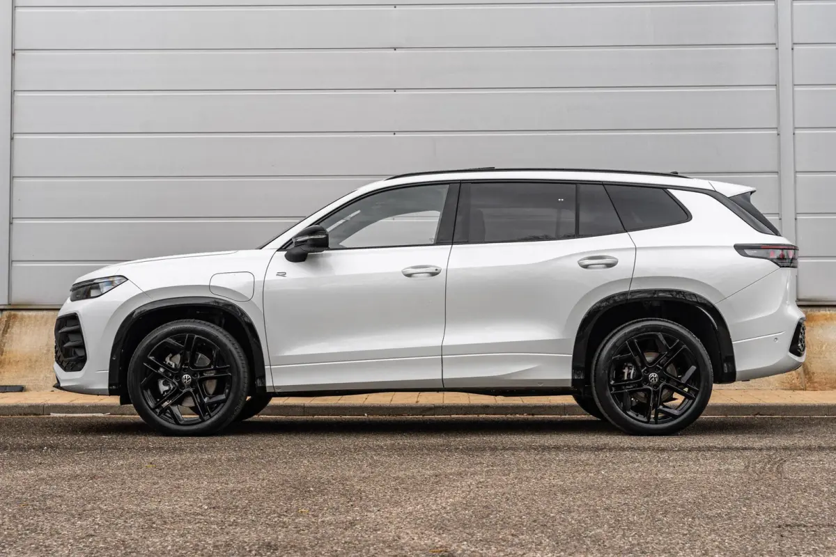 1.5 eHybrid 272pk DSG R-Line Edition | Panoramadak | Trekhaak | Massage | Harman Kardon Audio
