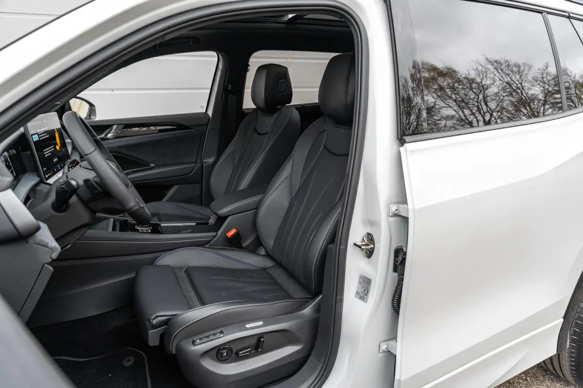1.5 eHybrid 272pk DSG R-Line Edition | Panoramadak | Trekhaak | Massage | Harman Kardon Audio