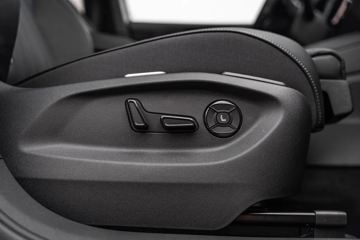 1.5 eHybrid 272pk DSG R-Line Edition | Panoramadak | Trekhaak | Massage | Harman Kardon Audio