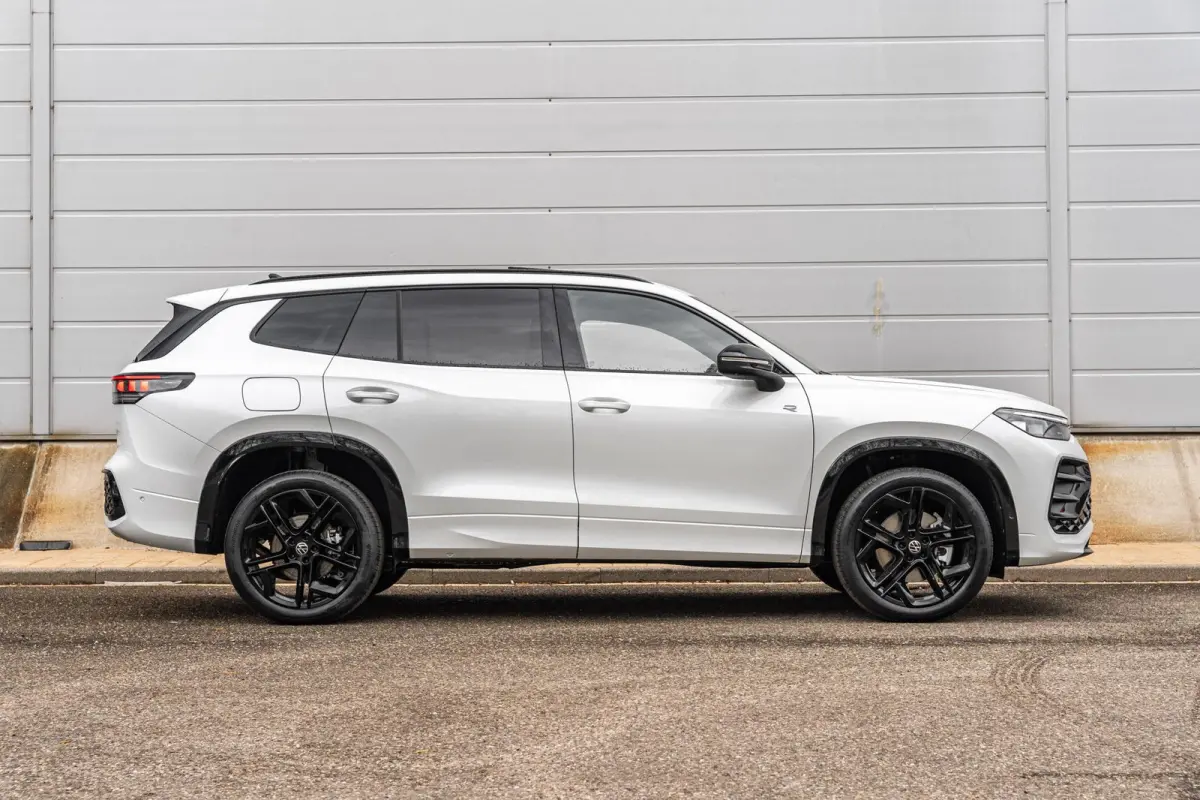 1.5 eHybrid 272pk DSG R-Line Edition | Panoramadak | Trekhaak | Massage | Harman Kardon Audio
