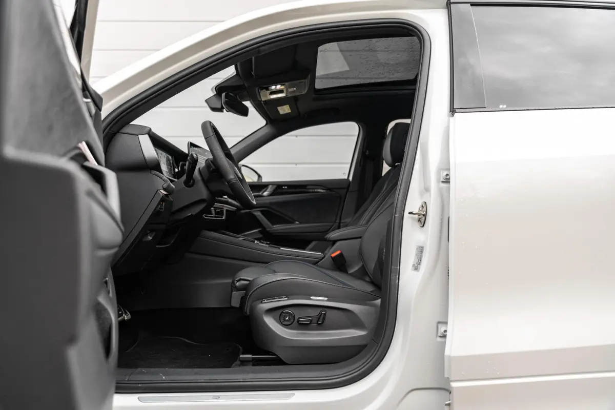 1.5 eHybrid 272pk DSG R-Line Edition | Panoramadak | Trekhaak | Massage | Harman Kardon Audio