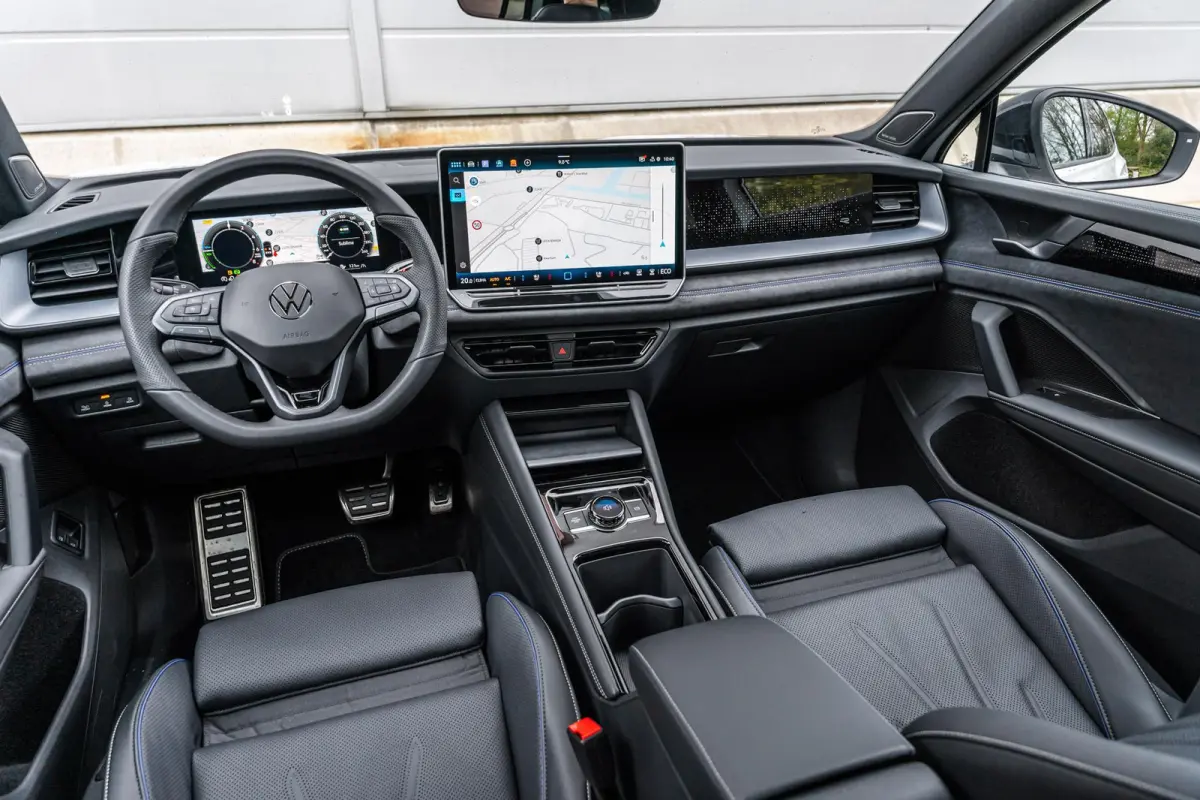 1.5 eHybrid 272pk DSG R-Line Edition | Panoramadak | Trekhaak | Massage | Harman Kardon Audio