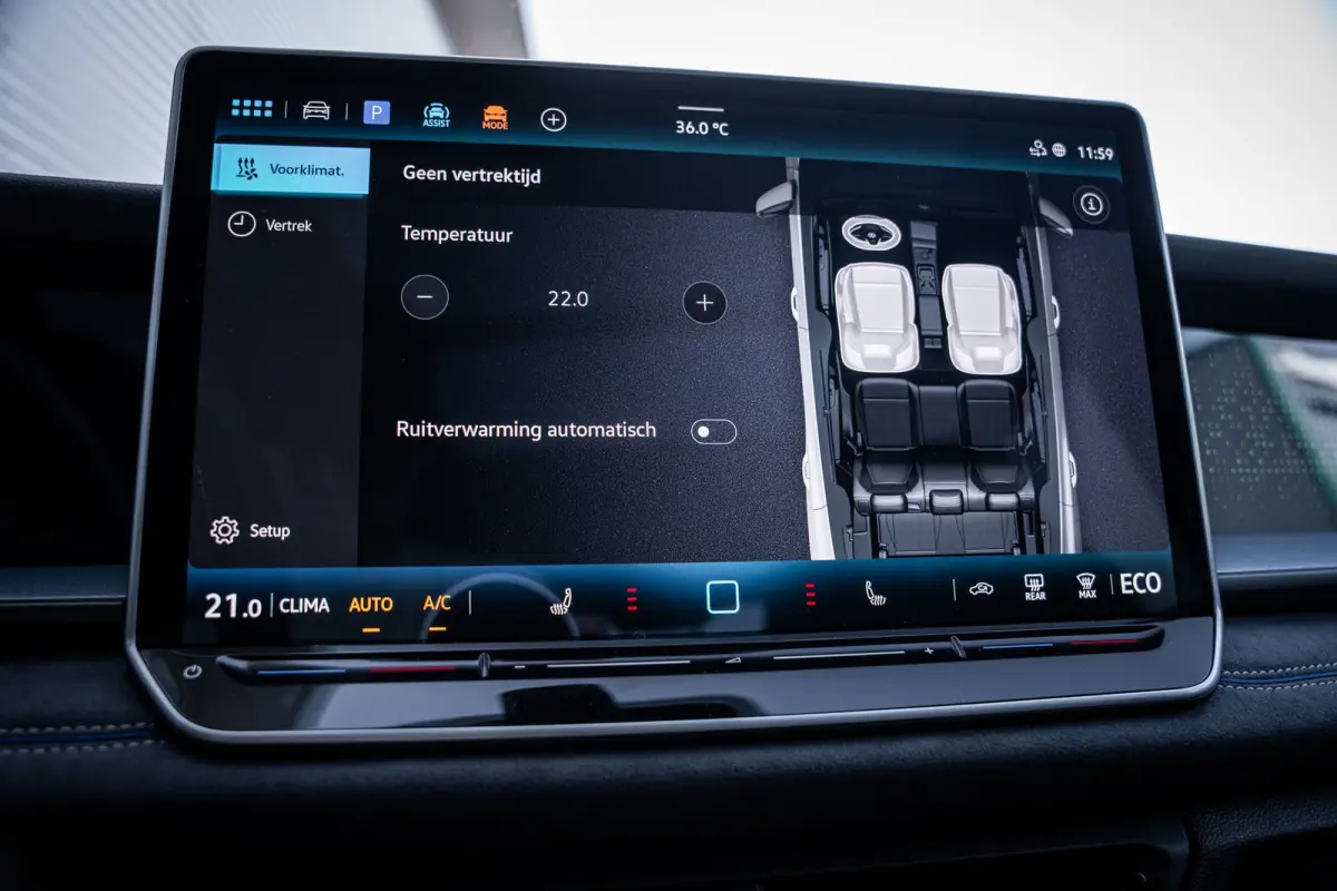 1.5 eHybrid 272 PK R-Line Edition | Achterbank verwarmd | Achteruitrijcamera (Rear View) | Adaptieve onderstelregeling (Dynamic Chassis Control Pro)