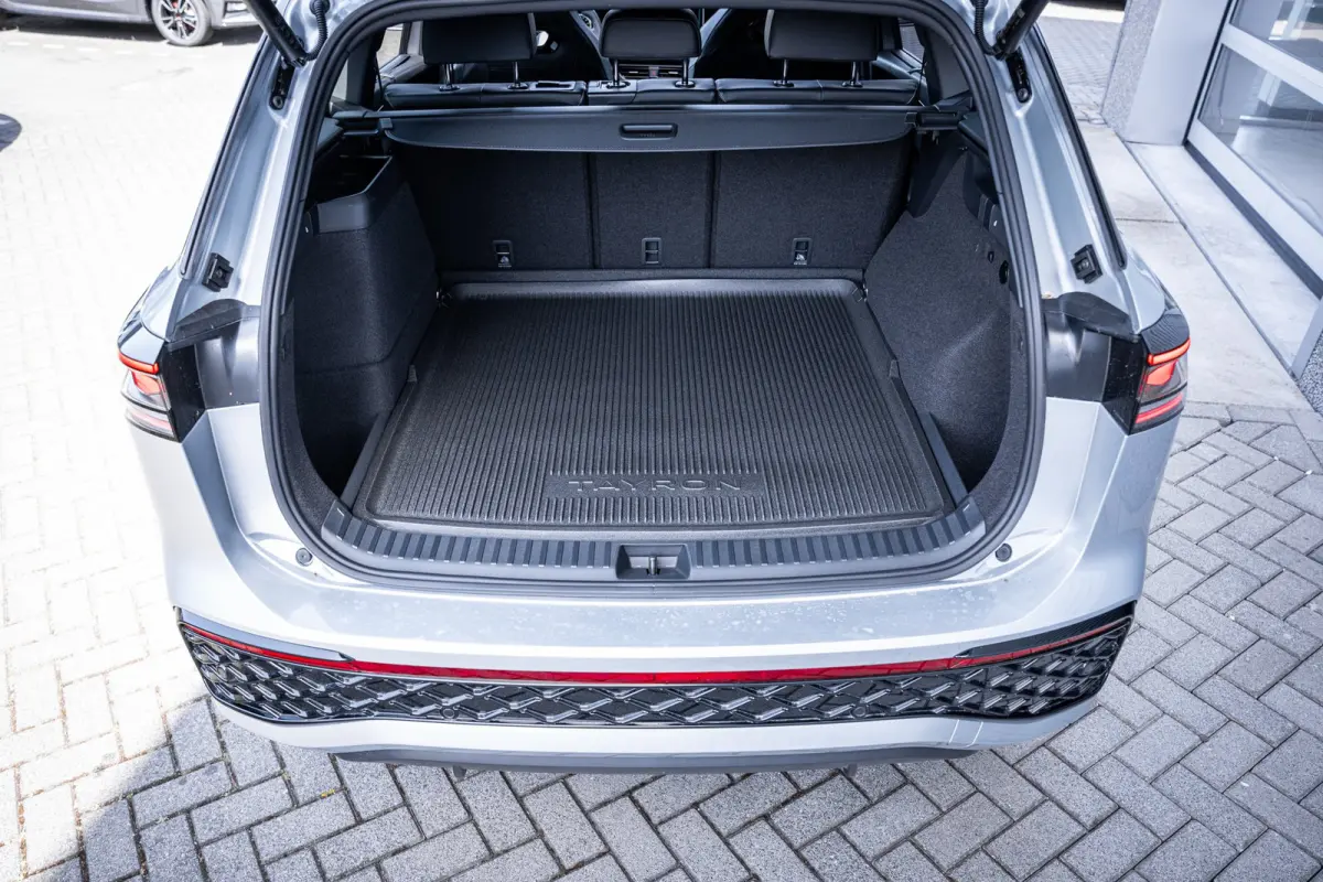 1.5 eHybrid 272 PK R-Line Edition | Achterbank verwarmd | Achteruitrijcamera (Rear View) | Adaptieve onderstelregeling (Dynamic Chassis Control Pro)